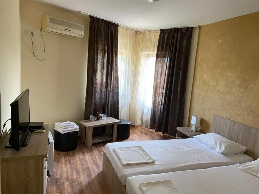Pensiunea Casa Soarelui Simian Esterno foto
