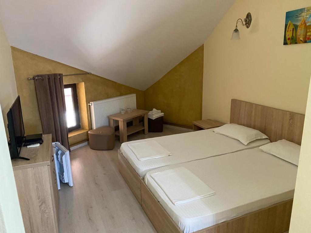 Pensiunea Casa Soarelui Simian Esterno foto