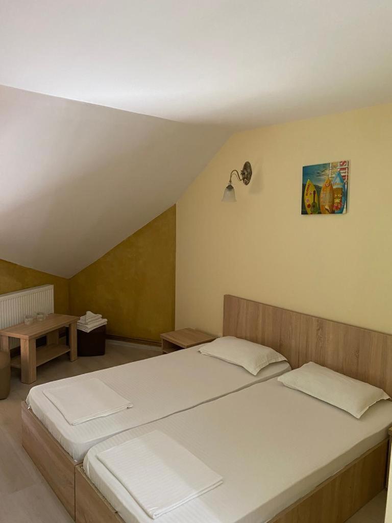 Pensiunea Casa Soarelui Simian Camera foto